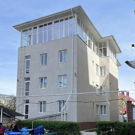 Nomad Inn Bishkek Ngoại thất bức ảnh